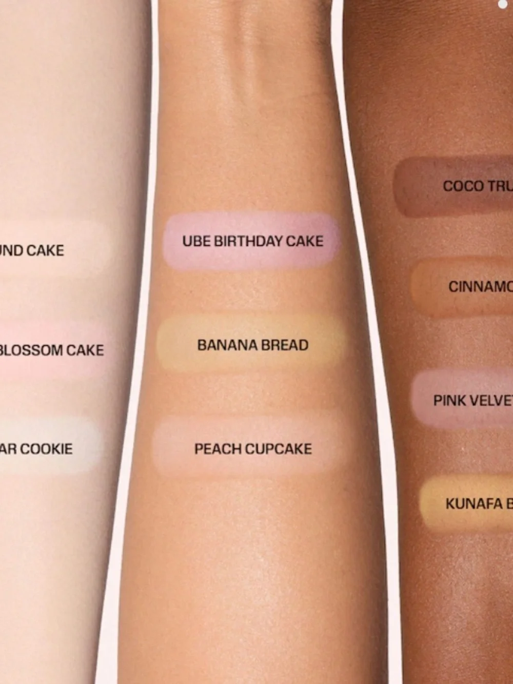 HUDA BEAUTY lightweight pressed